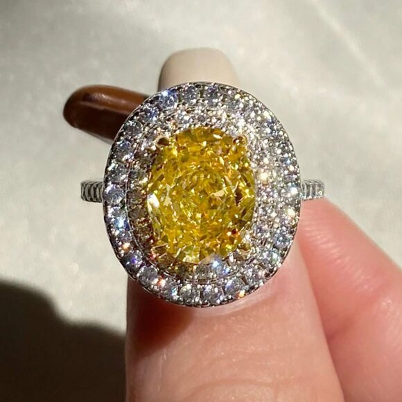 High Sparkle Ice Flower Cut Round White Gold Yellow Ring Elegant And Beautiful - Picture 2 of 5